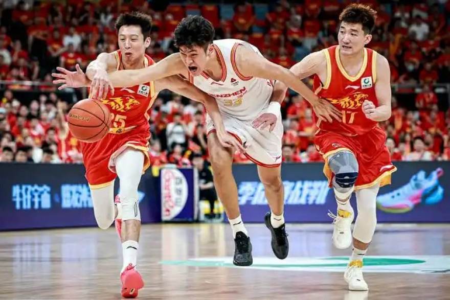 复盘与观察：赛季中段换帅潮背后，球队决策逻辑正在发生哪些变化