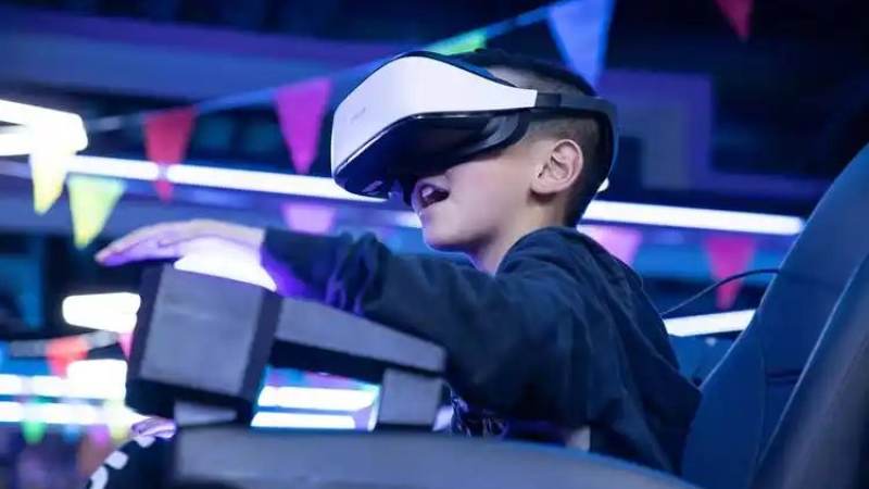 VR头显佩戴舒适度调整技巧：从压脸到闷热一次讲透
